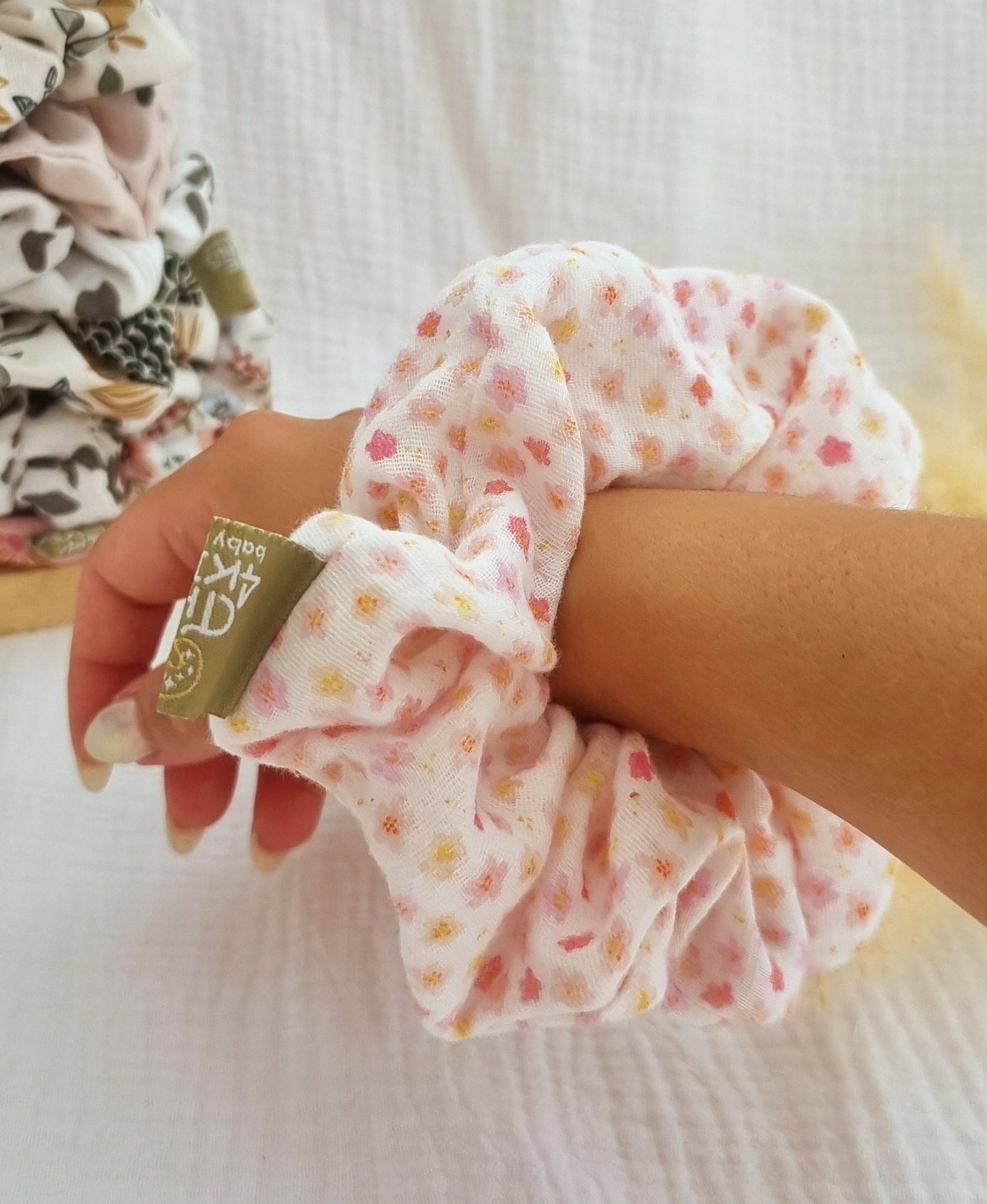 Pinky Scrunchie - The4kins baby brand